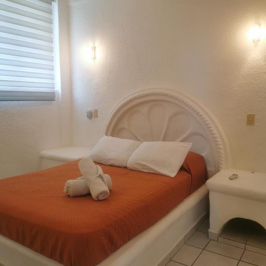2 Bedroom Apartment With A/C Wi-Fi Best Location! Zihuatanejo Bagian luar foto