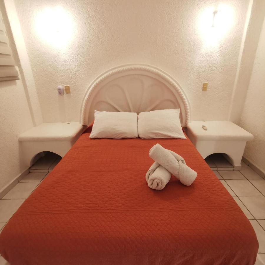 2 Bedroom Apartment With A/C Wi-Fi Best Location! Zihuatanejo Bagian luar foto