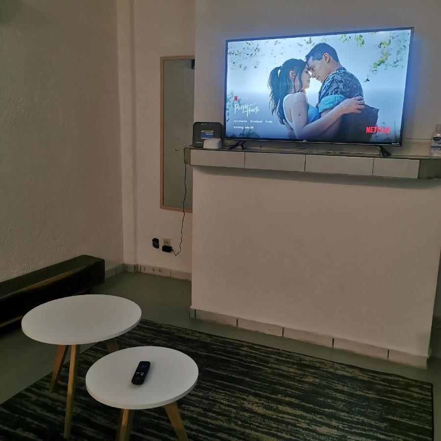 2 Bedroom Apartment With A/C Wi-Fi Best Location! Zihuatanejo Bagian luar foto